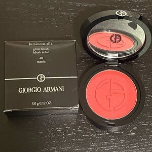 Giorgio Armani Luminous Silk Glow Blush - Vibrant pink- red
